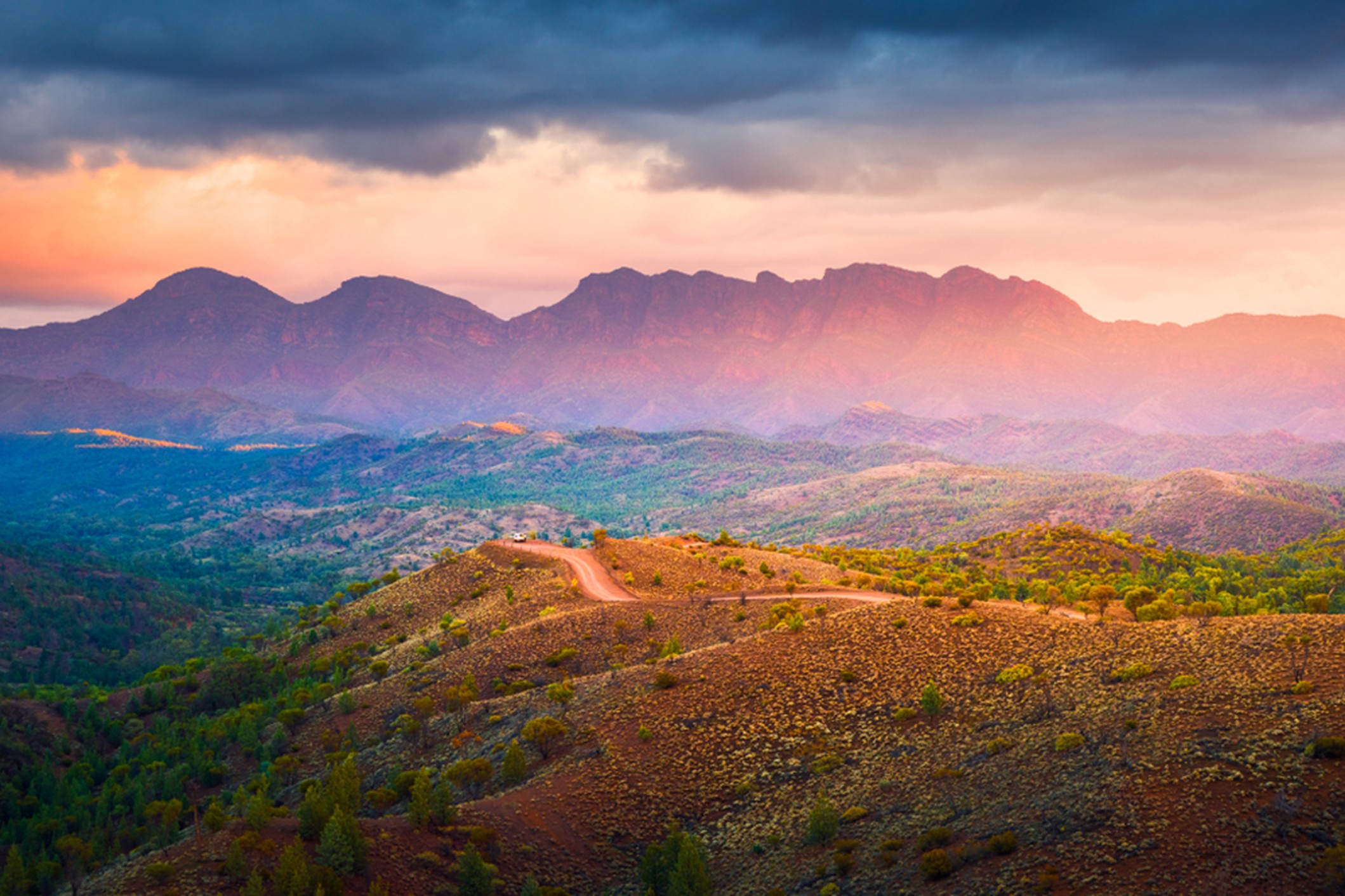 Adelaide 4WD Roundtrip -Off-Road Horizons: A 4X4 Motorhome Adventure from Adelaide — Adelaide RV road trip landscape